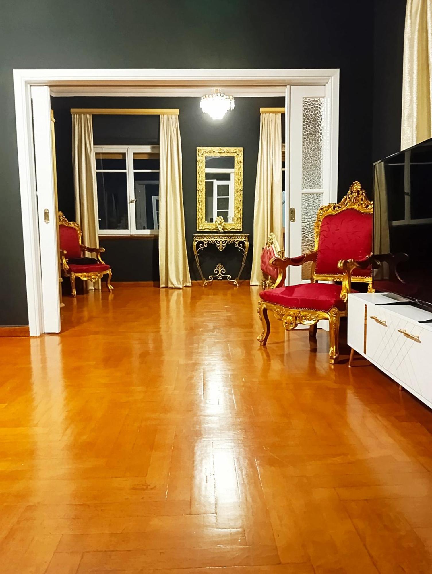 Iris Baroque Apartment Elefsina Exterior photo